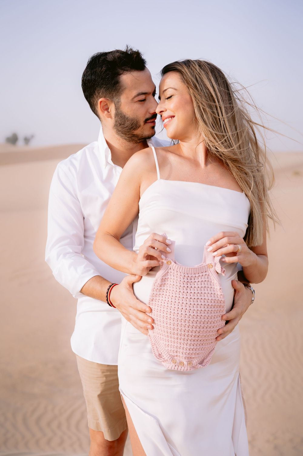 Dubai maternity photoshoot / Desert maternity photoshoot