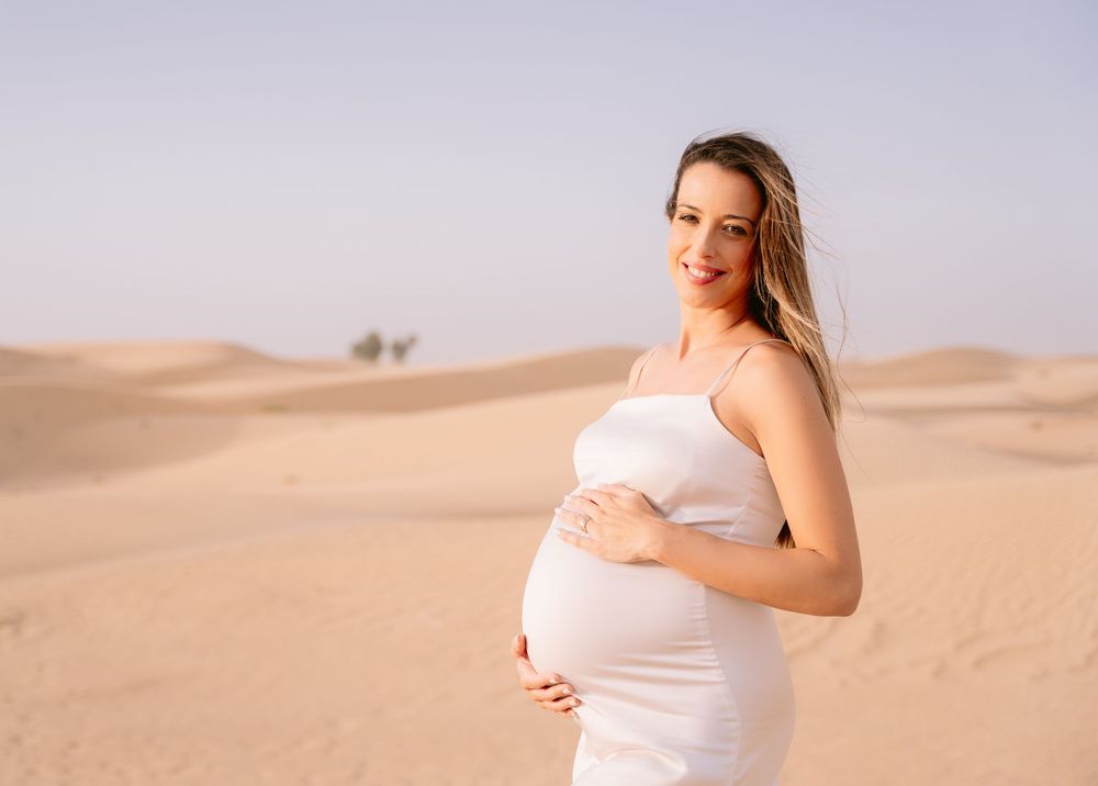 Dubai maternity photoshoot / Desert maternity photoshoot