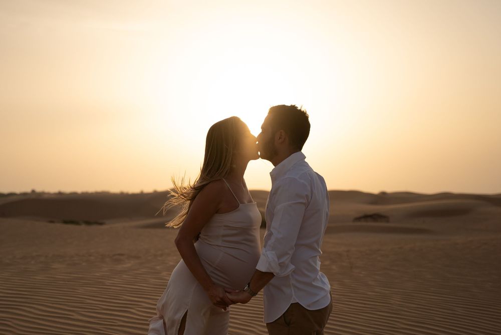Dubai maternity photoshoot / Desert maternity photoshoot