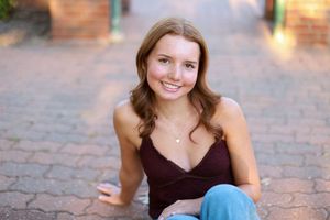 High school senior photography in Queeny Park, St. Louis, Missouri, beautiful natural light photography by Teri Michele Photography