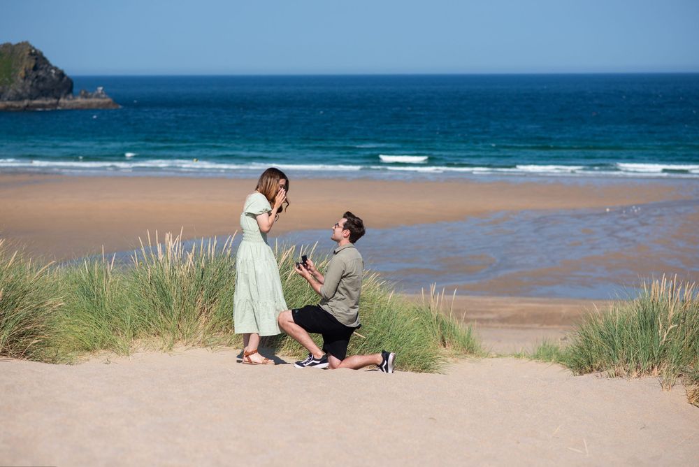 Holywell Bay proposal, engagement shoot, holiday  photos