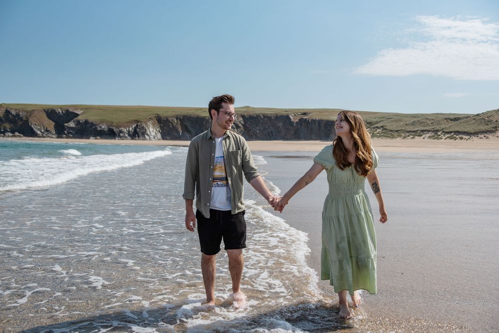 Holywell Bay proposal, engagement shoot, holiday  photos, couples photoshoot