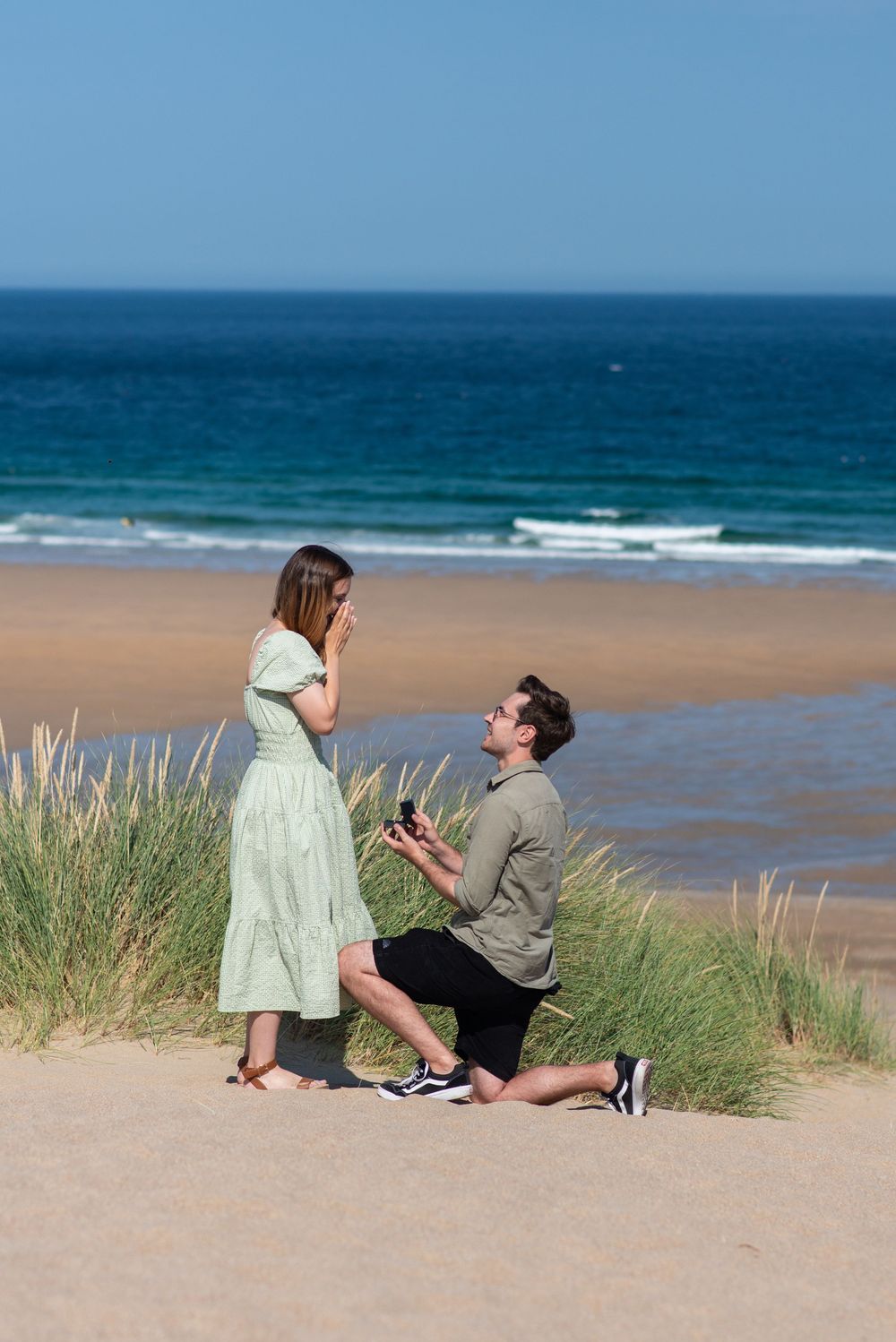 Holywell Bay proposal, engagement shoot, holiday  photos, just engaged, couples photoshoot, Newquay, Cornwall
