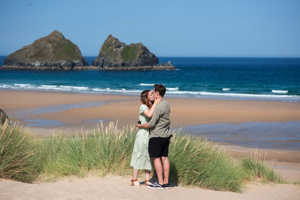 Holywell Bay proposal, engagement shoot, holiday  photos