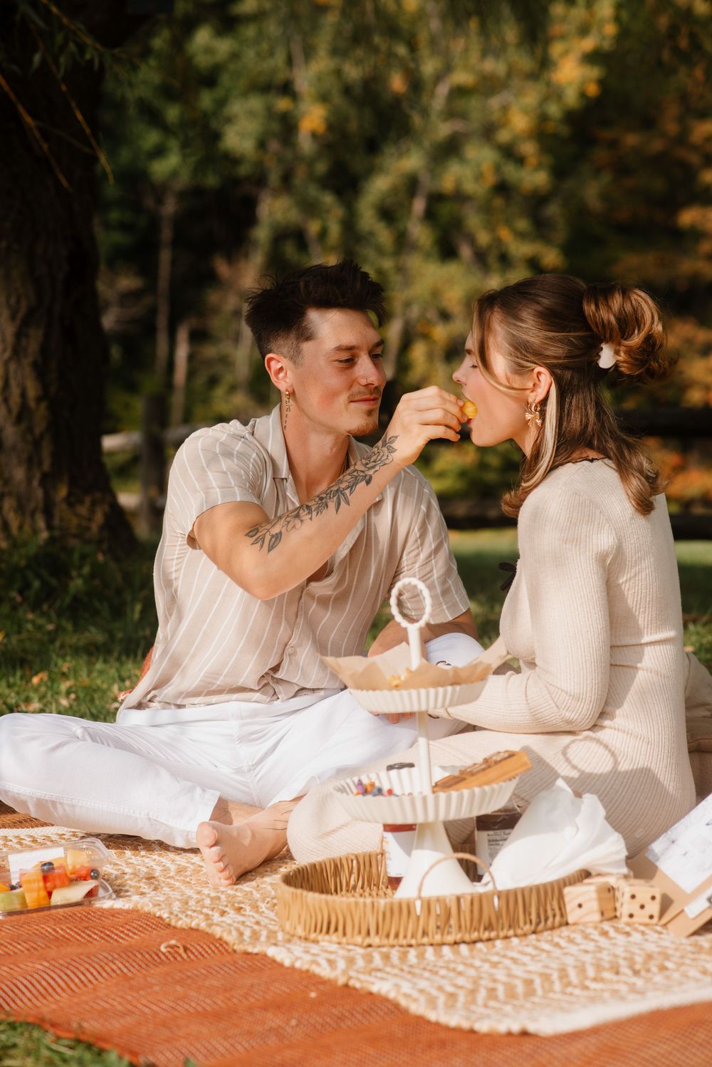 Couple enjoying a picnic in Buffalo, NY