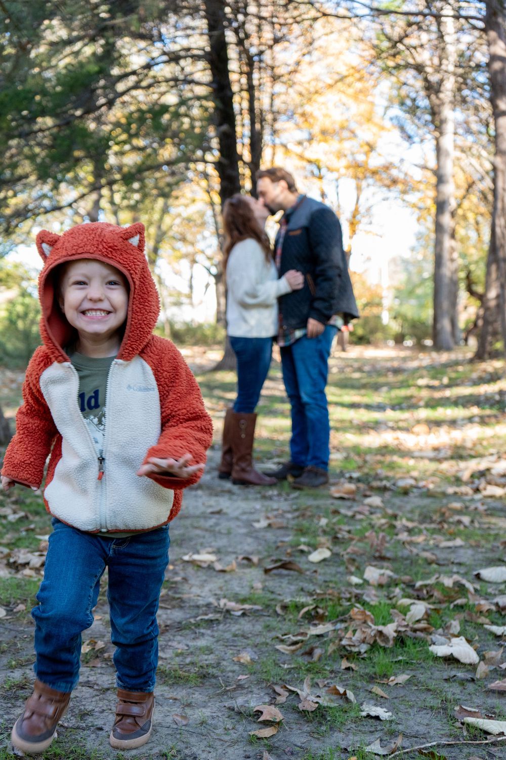 Celebrating your family by capturing real moments, love, and connection in photos. Stress-free sessions designed for meaningful memories.
