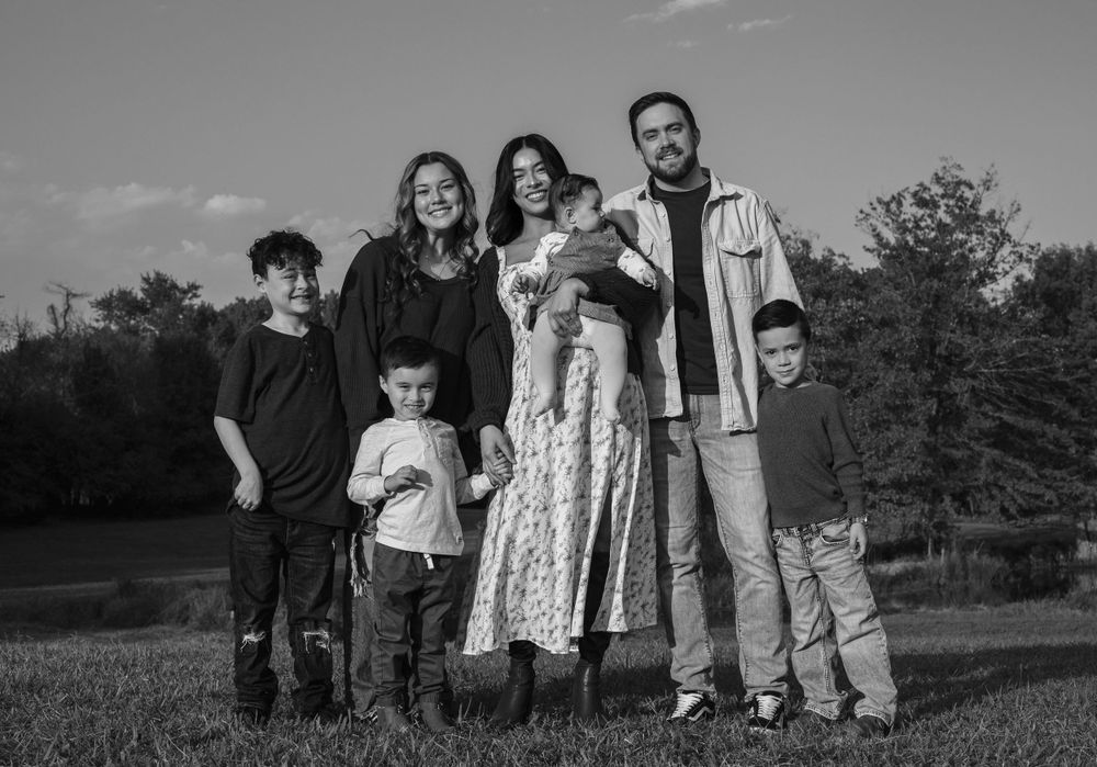 Celebrating your family by capturing real moments, love, and connection in photos. Stress-free sessions designed for meaningful memories.