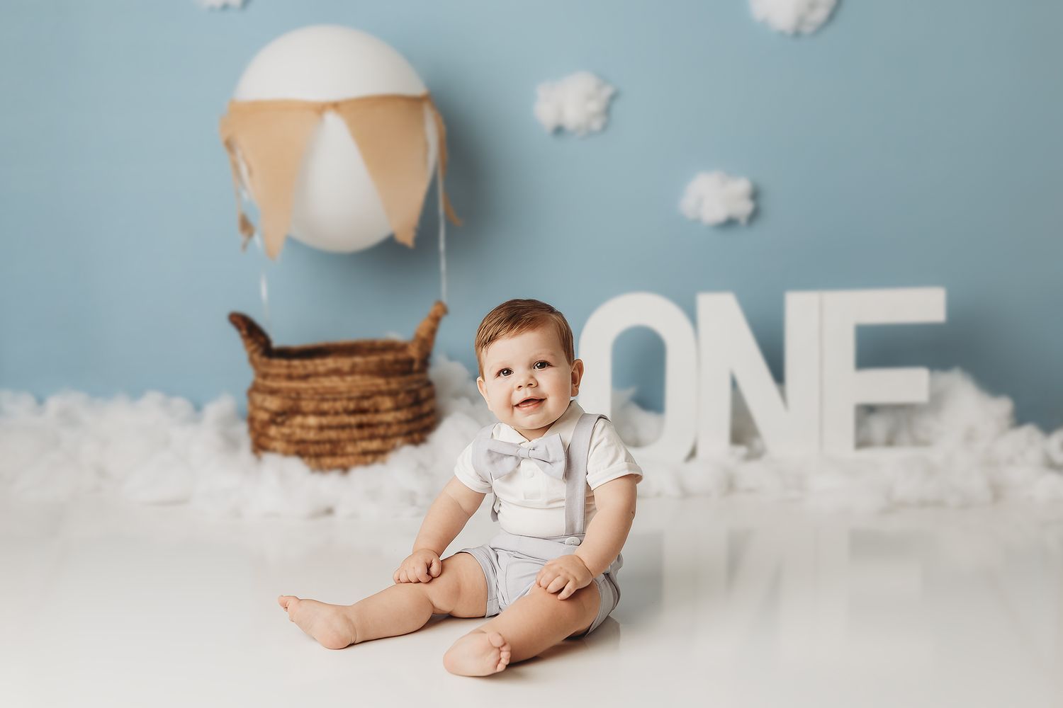 baby-boys-hot-air-ballon-theme-cake-smash-session-in-Tulsa,OK