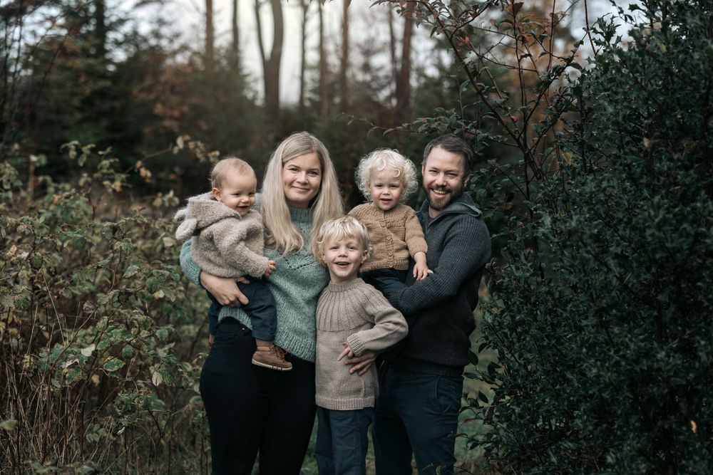 fotograf haugalandet, fotograf, familie fotograf hagesund, familie på mini fotografering hos fotograf irene tveit, fin gjeng på 5 stk