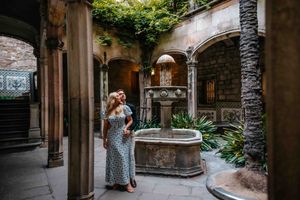 Barcelona engagement-style photoshoot in the Old City