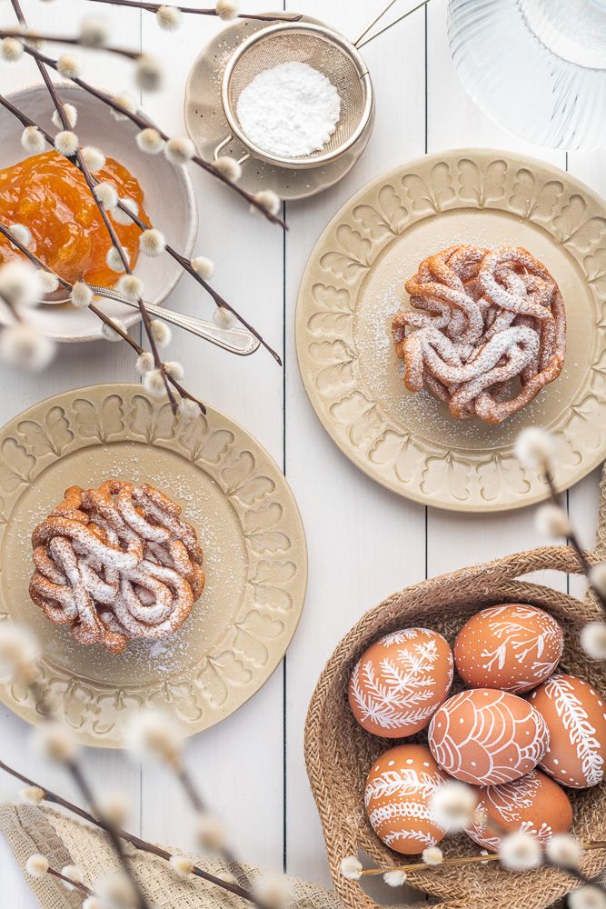 Tippaleipä - Finnish Funnel Cake - Photo by © Reka Csulak