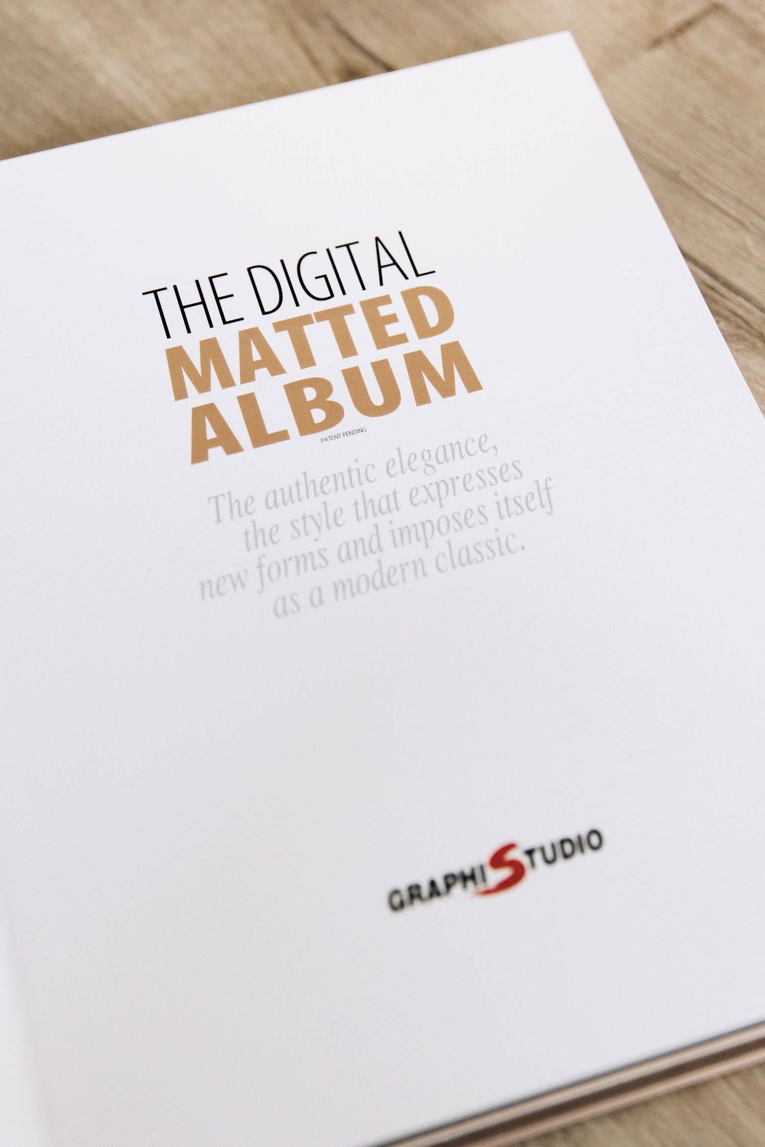 Beautiful wedding album from Graphistudio, with natural leather cover, matte and glossy metalic paper
