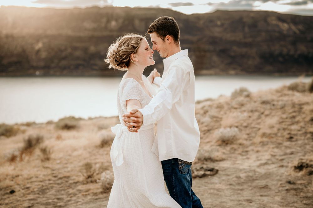 Twin sisters rock couple photos
