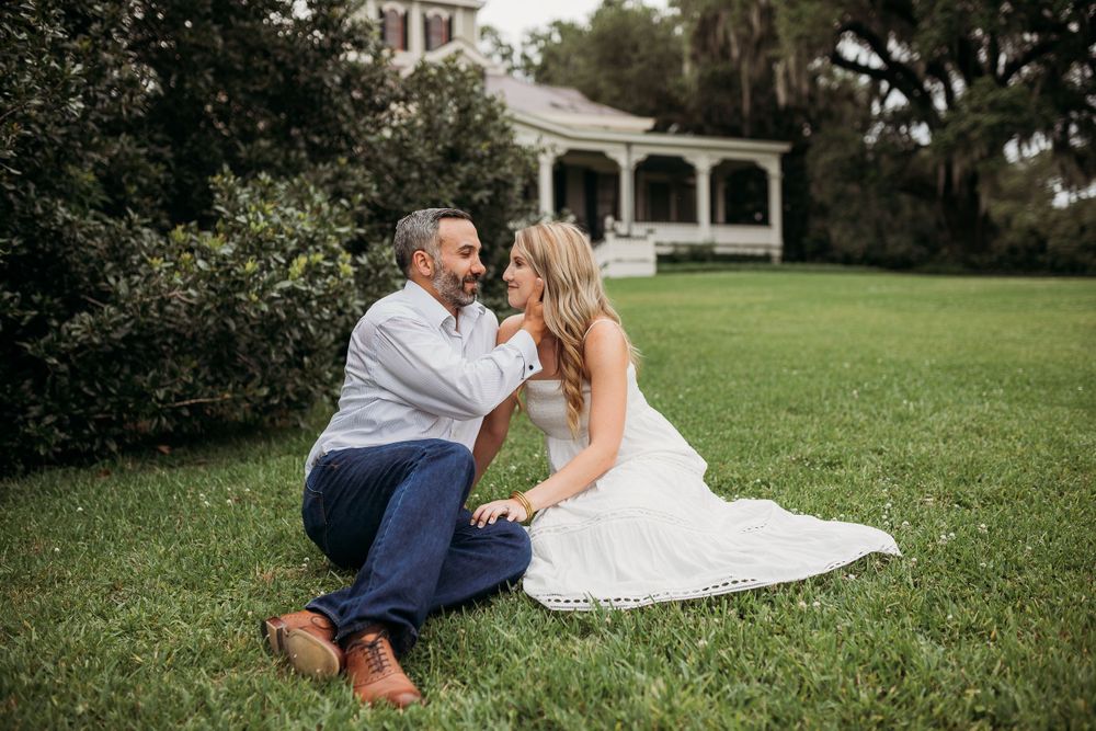Lafayette, Louisiana based Wedding + Family Photographer