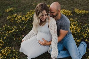 Summer maternity session at Bain Park in Trenton, Ontario