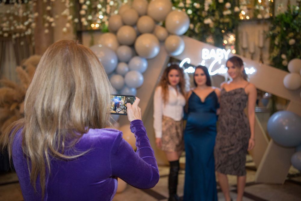 group picture. baby shower. Corinthian Event Center. Mission, Texas. Wedding photographer