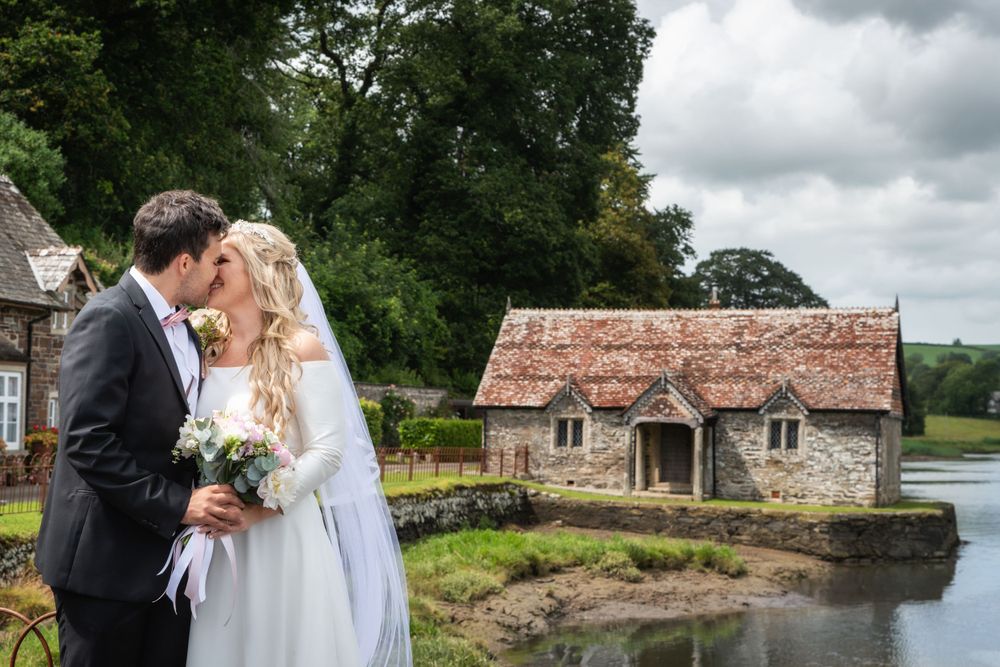 Pentillie Castle Wedding Photography #cornwallweddingphotographer #plymouthweddingphotographer #awardwinningphotographer