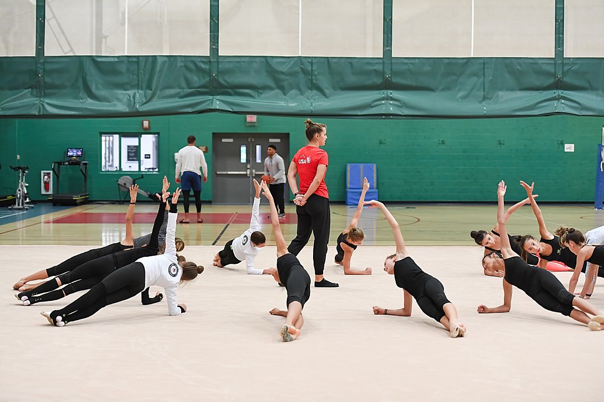 Rhythmic Gymnasts side plank with Amanda Till