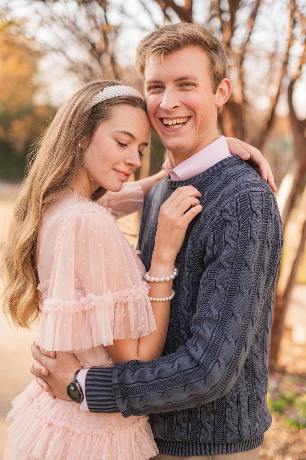 Elegant and classy fall engagement session at Woodward Park, Tulsa, Oklahoma.