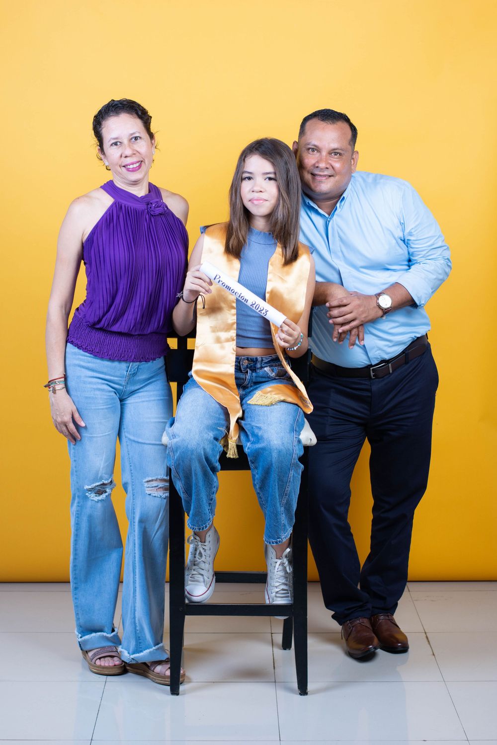 foto estudio familia bachiller colegio