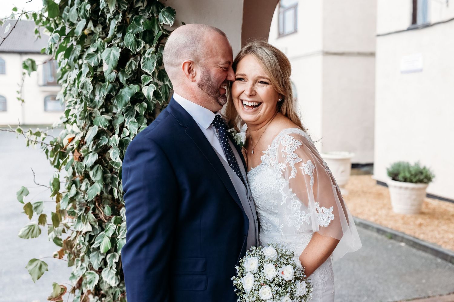 Wedding photography bride and groom, relaxed, fun