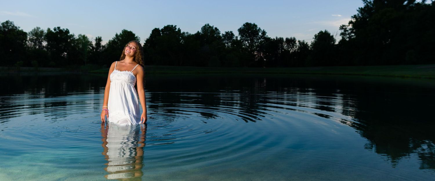 Senior pics creative
