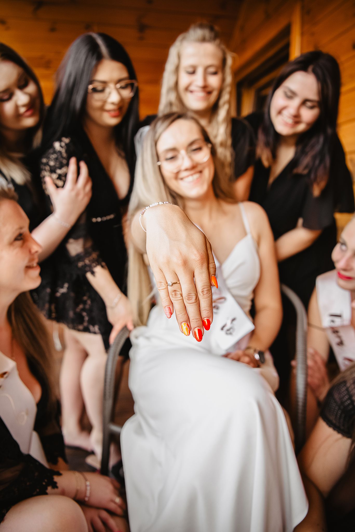 Fotograf wieczór panieński Okuninka – letnia sesja z przyjaciółkami

Zdjęcia panieńskie w Okunince – kadry z imprezy i wspólnego świętowania