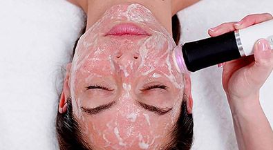 Illuminate OxyGeneo 3-in-1 Super Facial. Medi-spa Barrie Glow Day Spa.