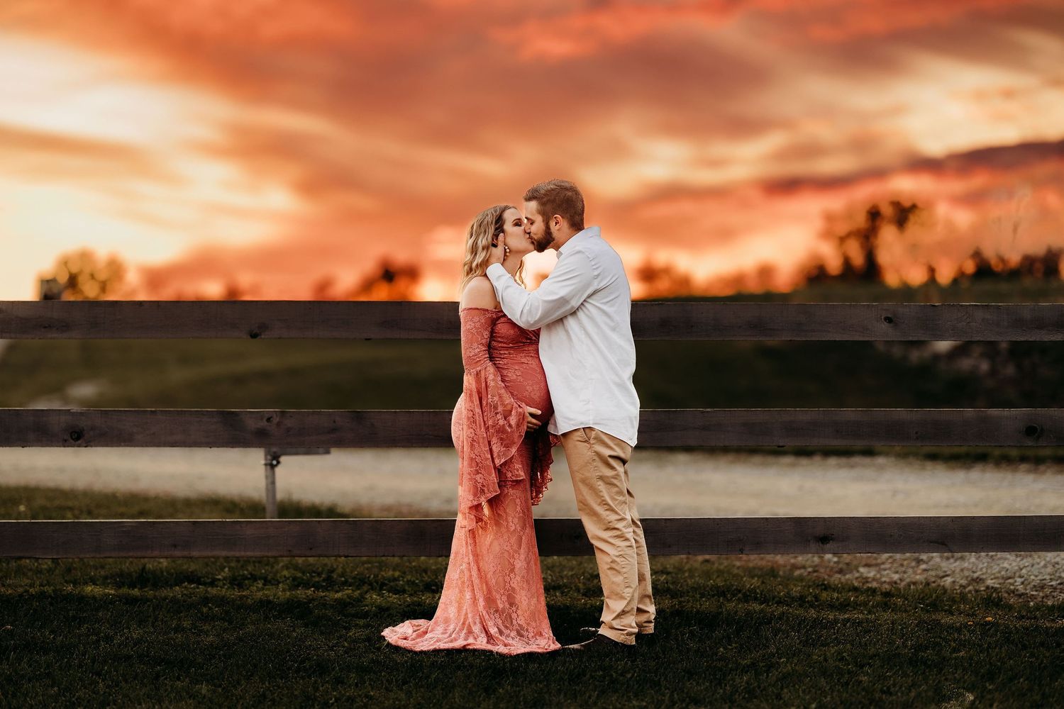 golden hour maternity photos in cincinnati ohio maternity photography