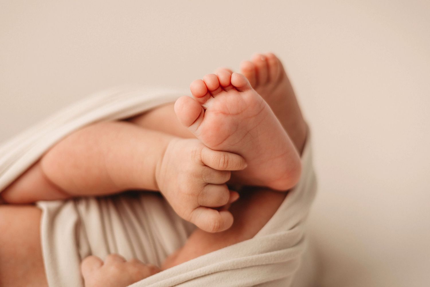 Tampa Newborn Photographer- Baby feet