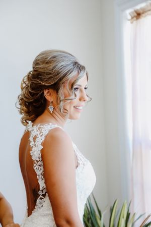 bride to be wedding day big event marriage elope photographer local travel buffalo ny wny east aurora