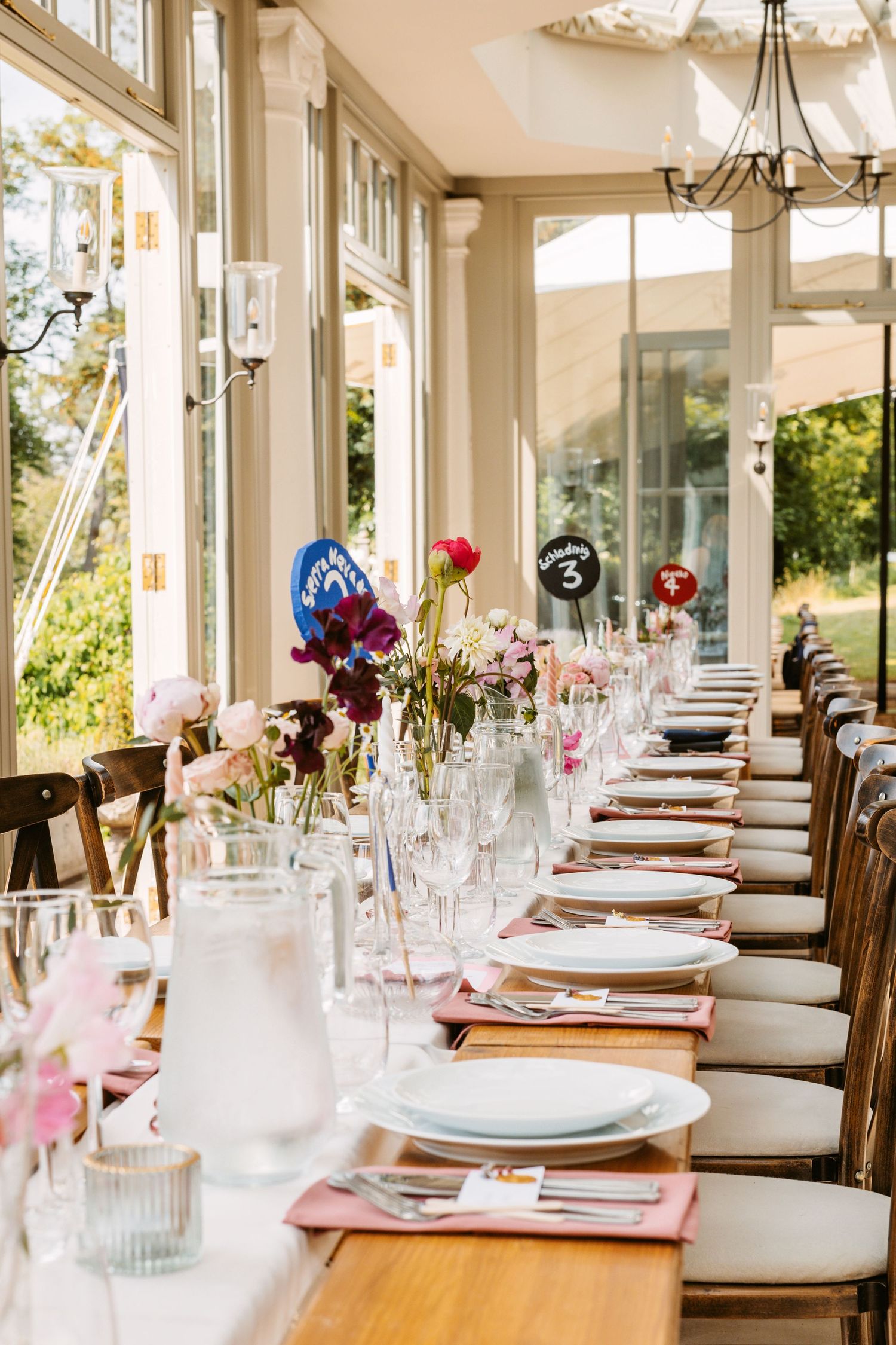 Very pretty summer themed touches to table scape with a Skiing theme added in