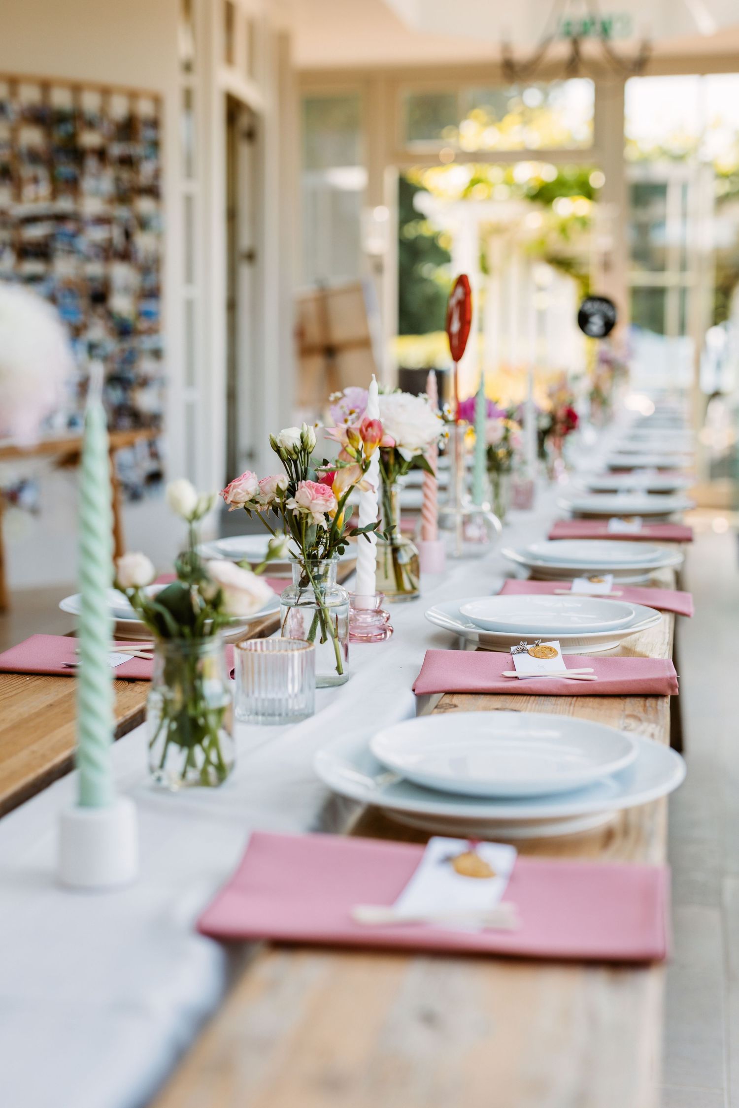 Pretty table decorations for summer wedding