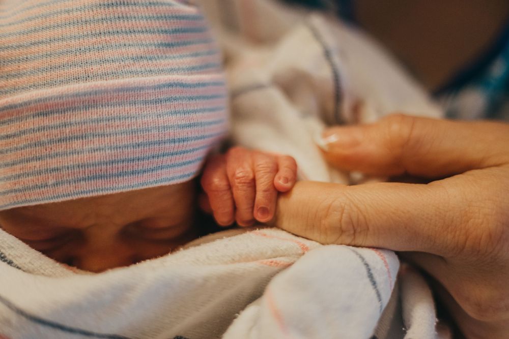 newborn photography, little fingers, baby boy