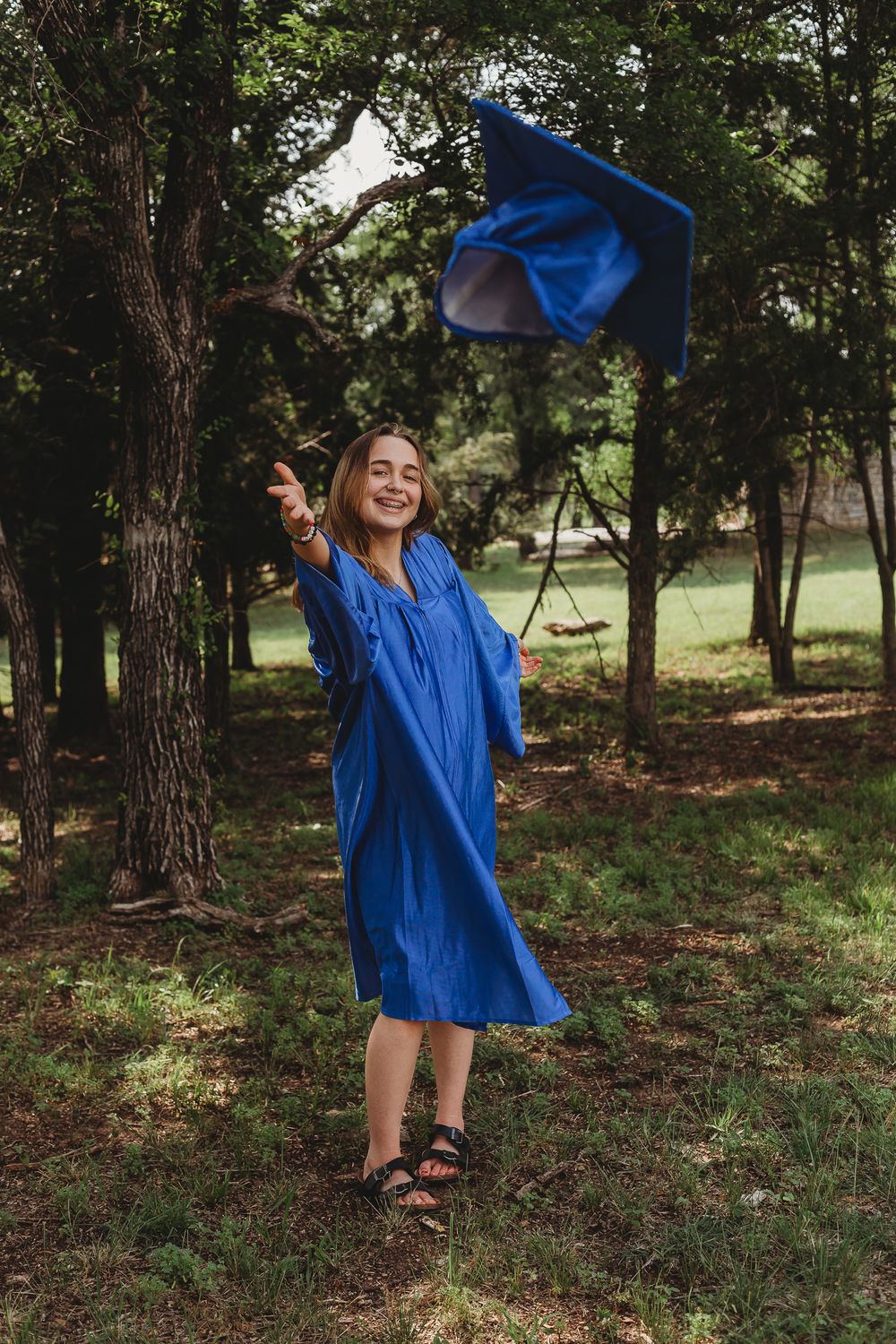 Texas senior session throwing cap, woman, girl, cap toss, senior year, fort worth
