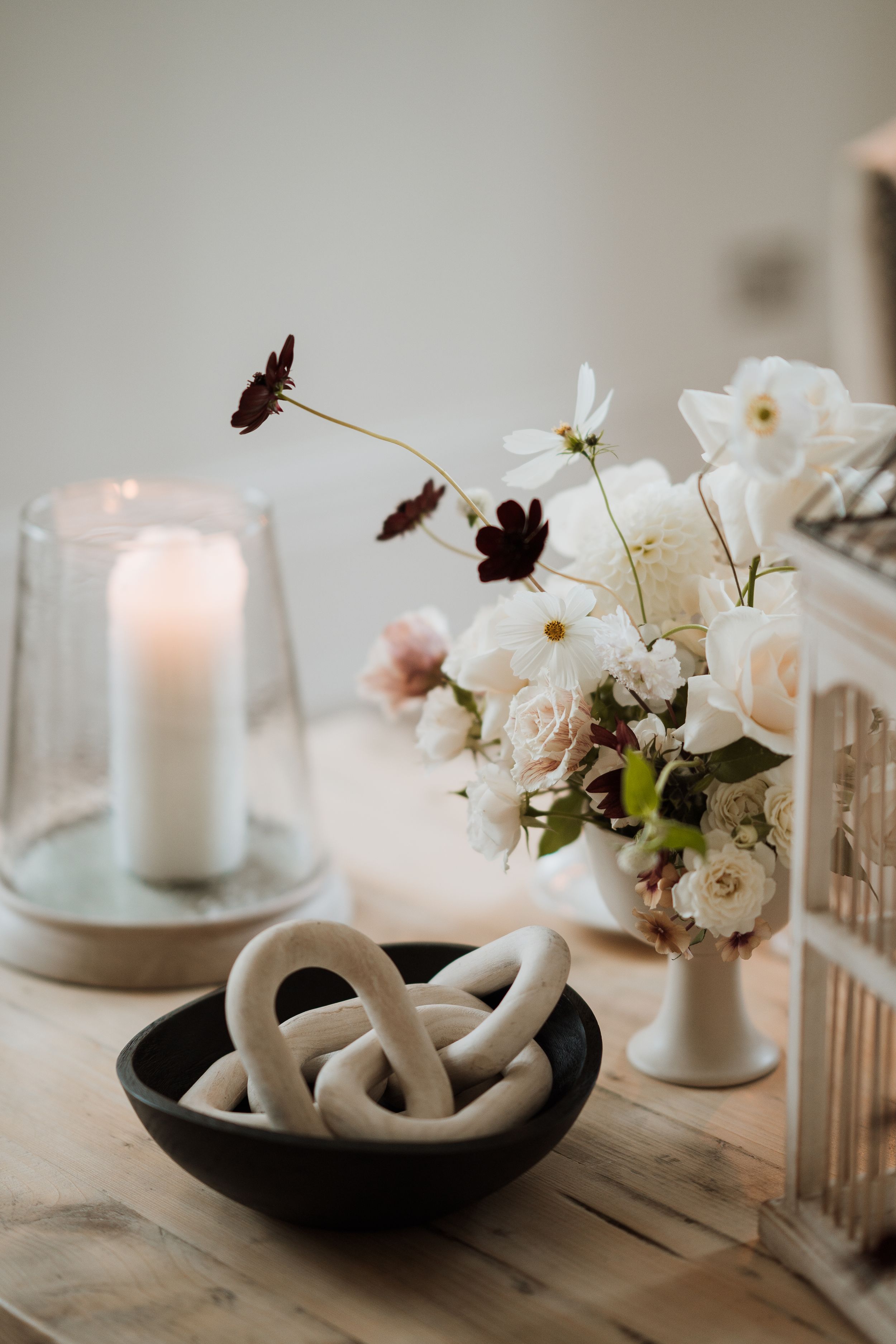 neutral decorations and flowers