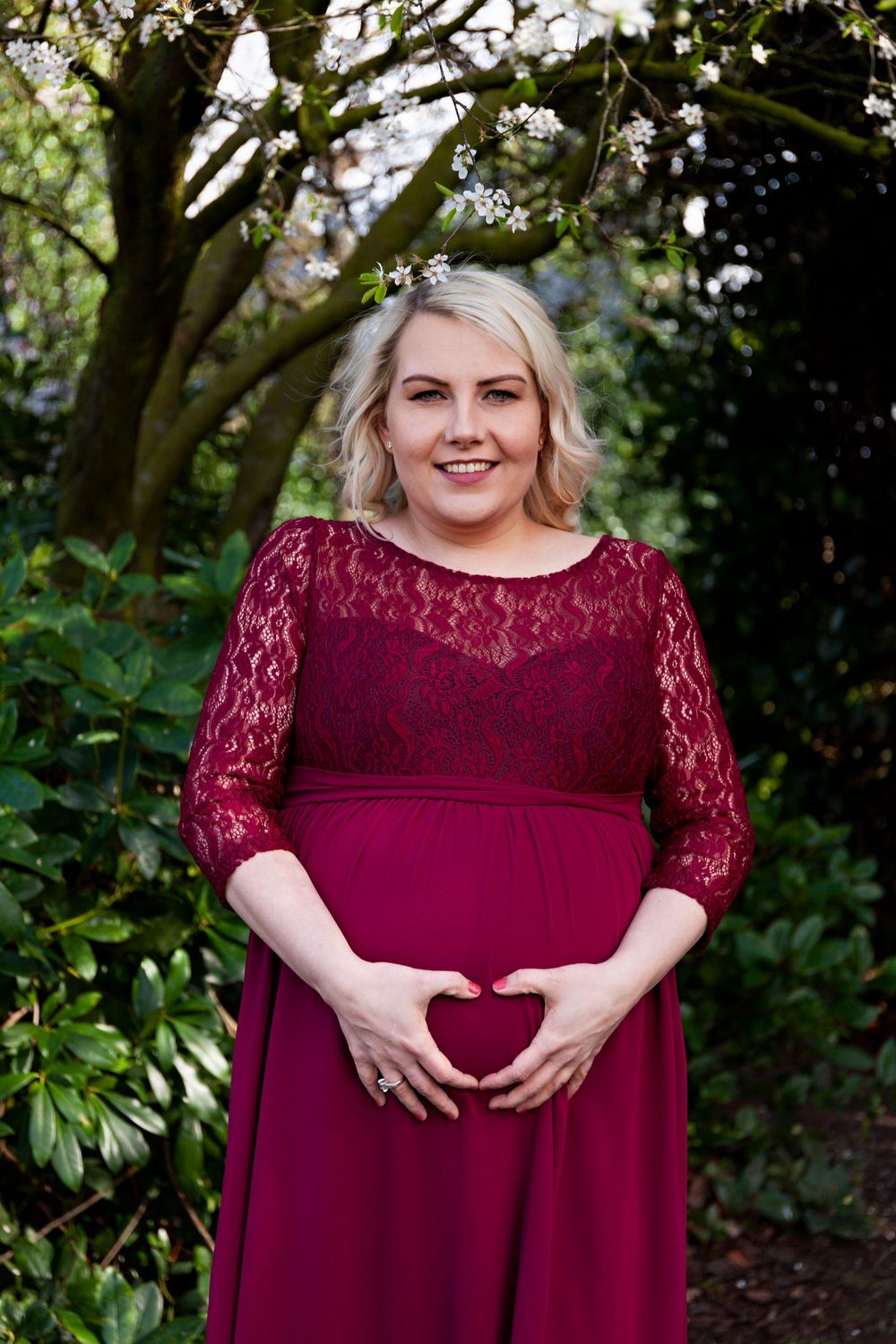 maternity outdoor with baby bump