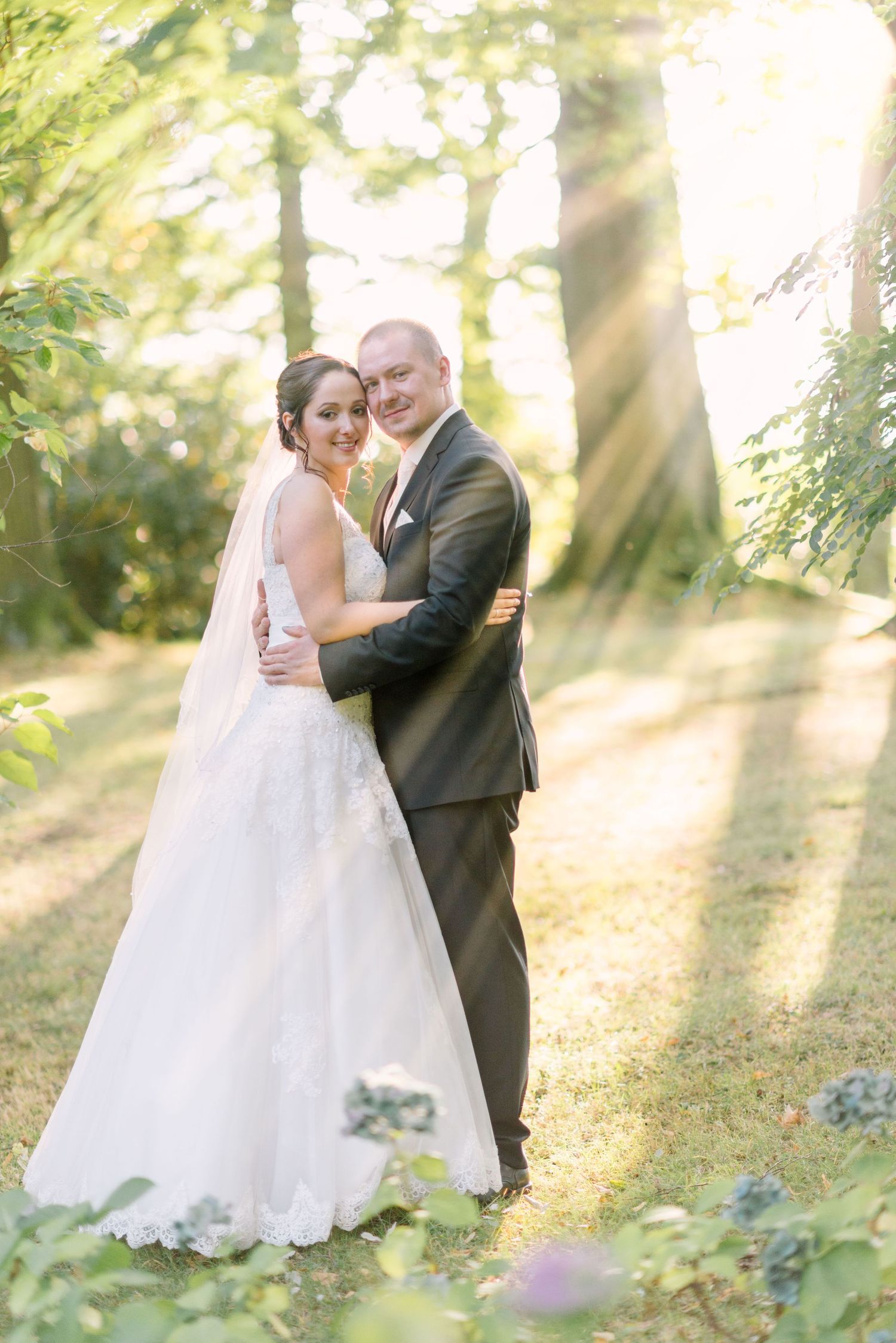Emotionale Hochzeitsreportage einer standesamtlichen Trauung in Dresden – natürliche Hochzeitsfotografie mit echten Momenten,