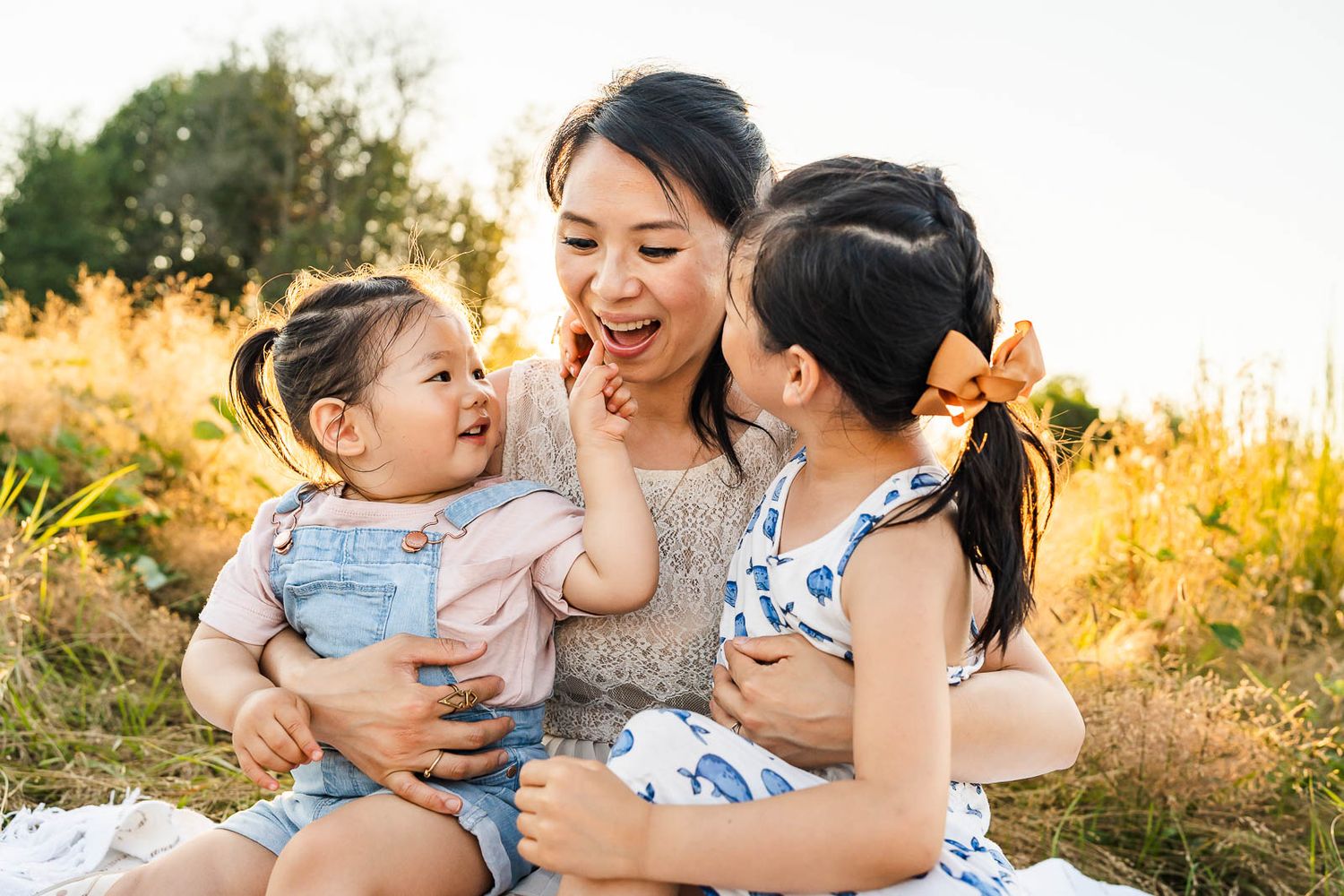 Redmond Family Photographer, daughters playing with mother