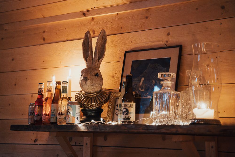 Detaljbild från festlokalen. Bröllopsfotografering på Vindsmagasinet i Eskilstuna.