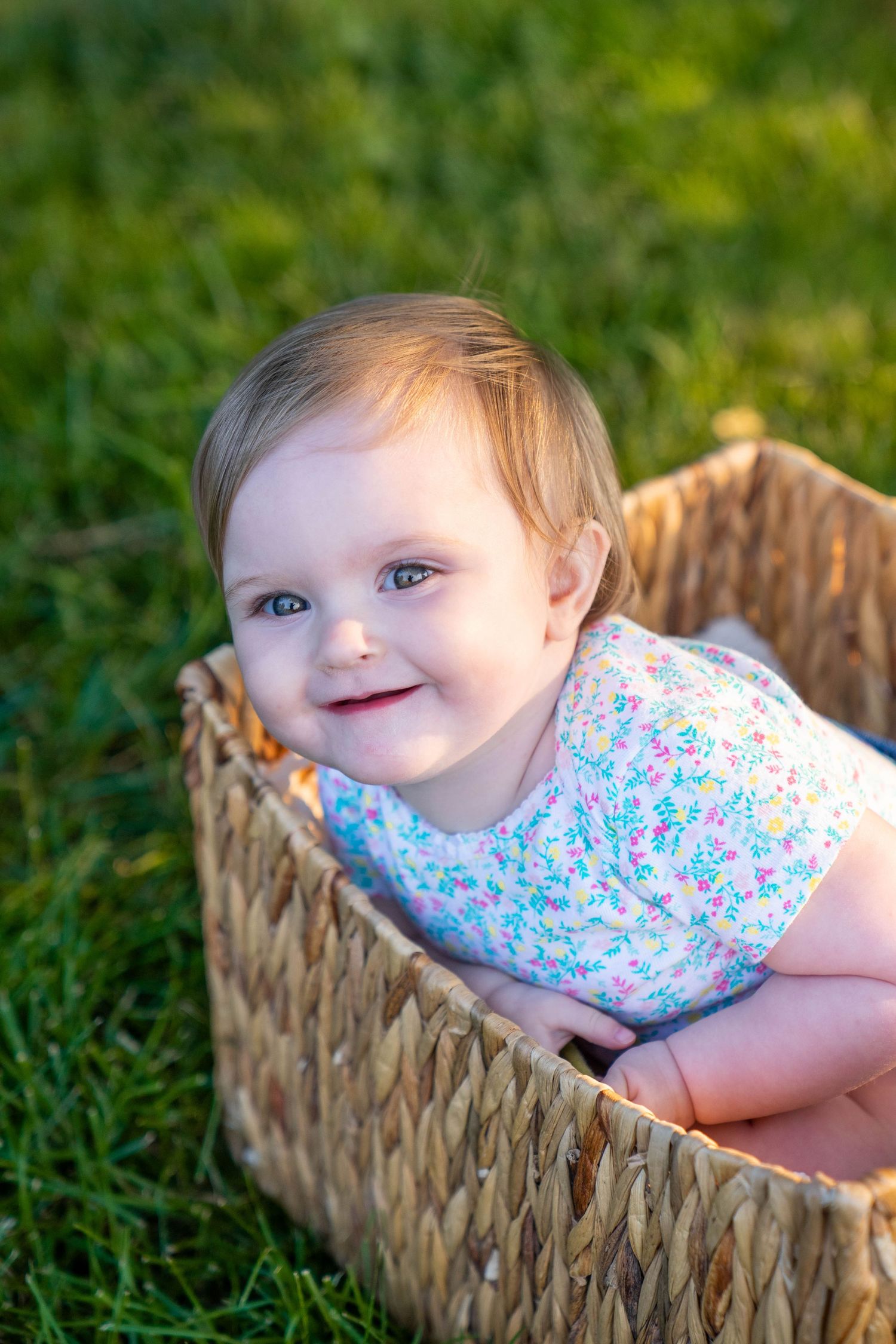 Alex Davis Photography: Cute Girls Baby Portraits In Weaved Basket In Beaverton, Oregon