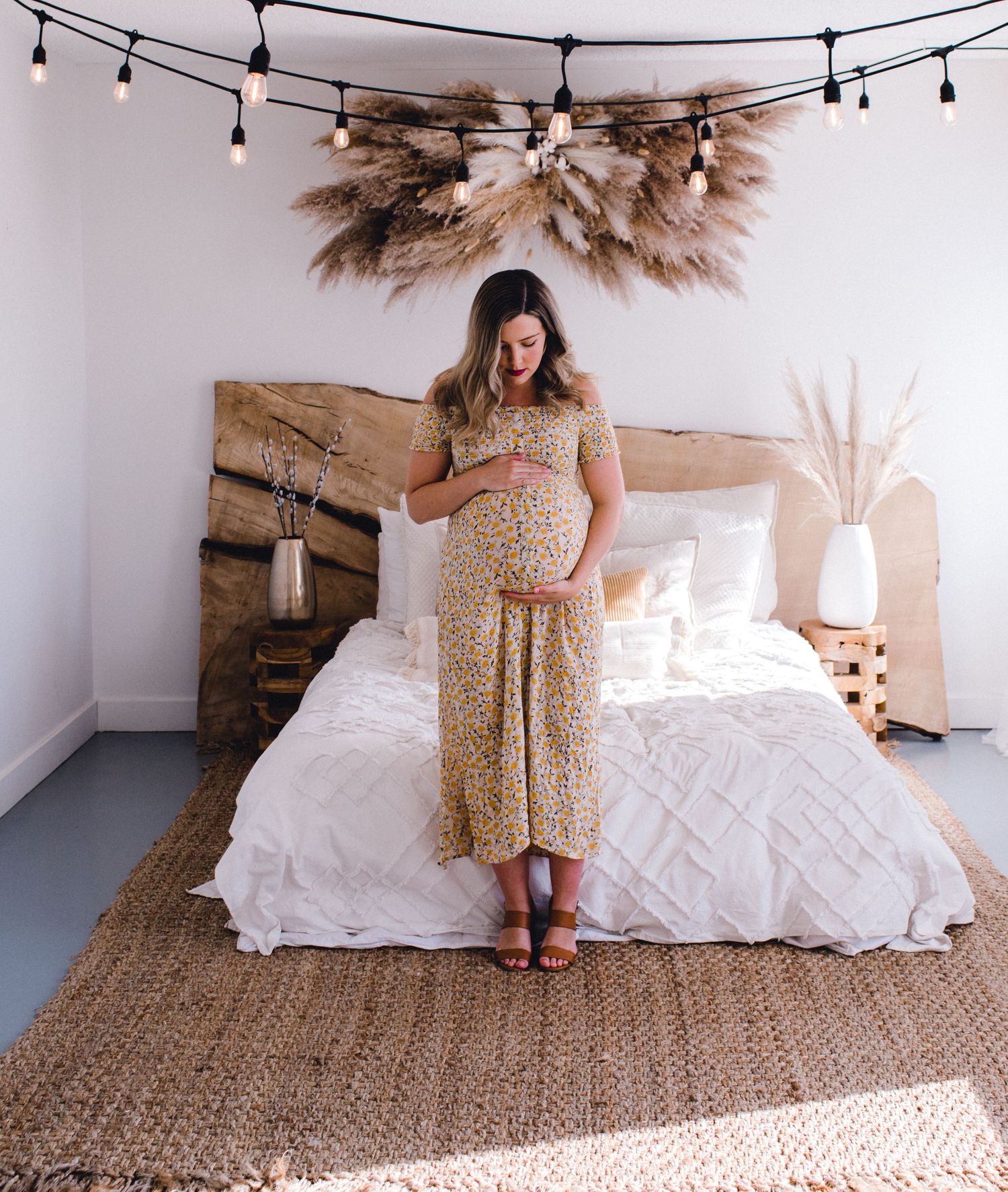 Lindsay June Photography - Maternity Photographer Edmonton