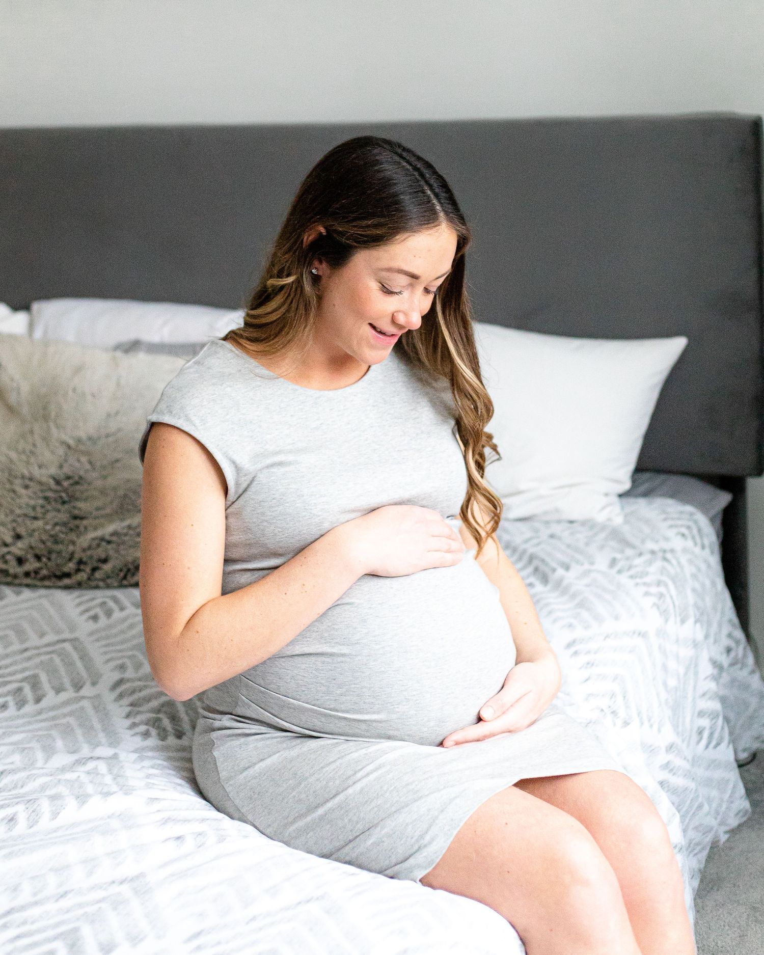 Lindsay June Photography - Maternity Photographer Edmonton