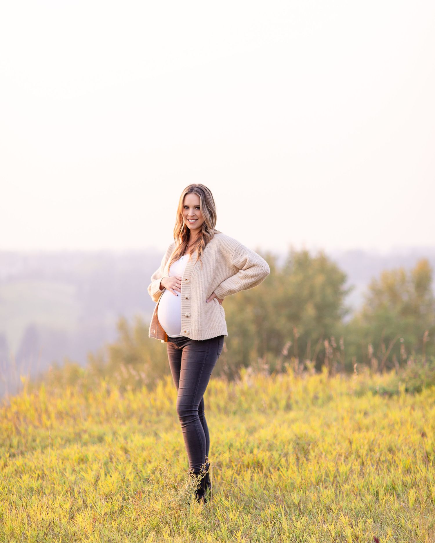 Lindsay June Photography - Maternity Photographer Edmonton