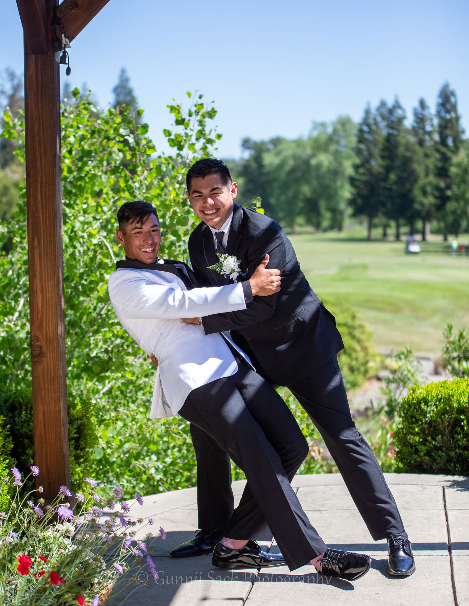 gunnii sack photography, valley springs golf course, calaveras high school prom, prom photo shoot,