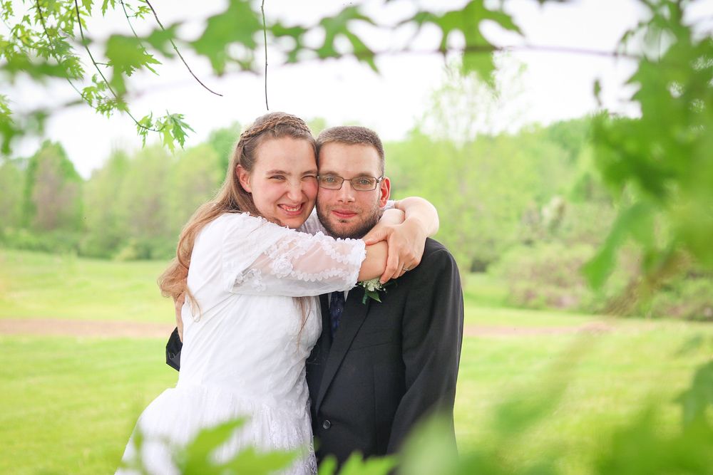 Wholesome and professional wedding photography by Pleasant Photography Naomi Parfitt