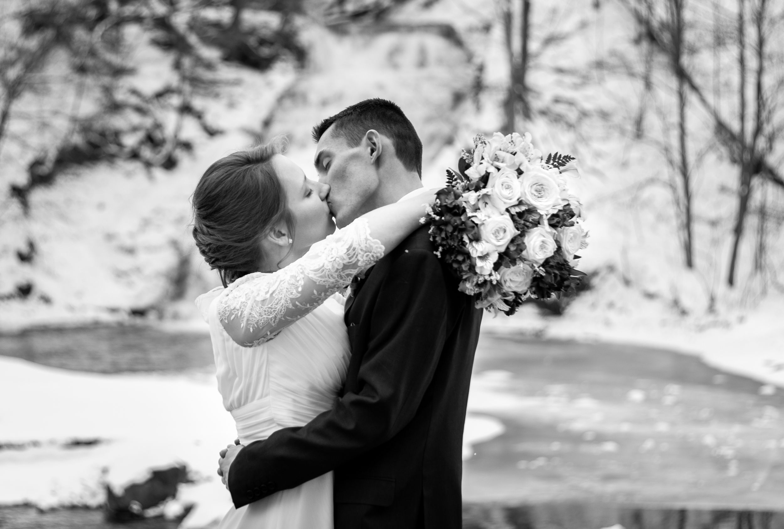 Wholesome and professional wedding photography by Pleasant Photography