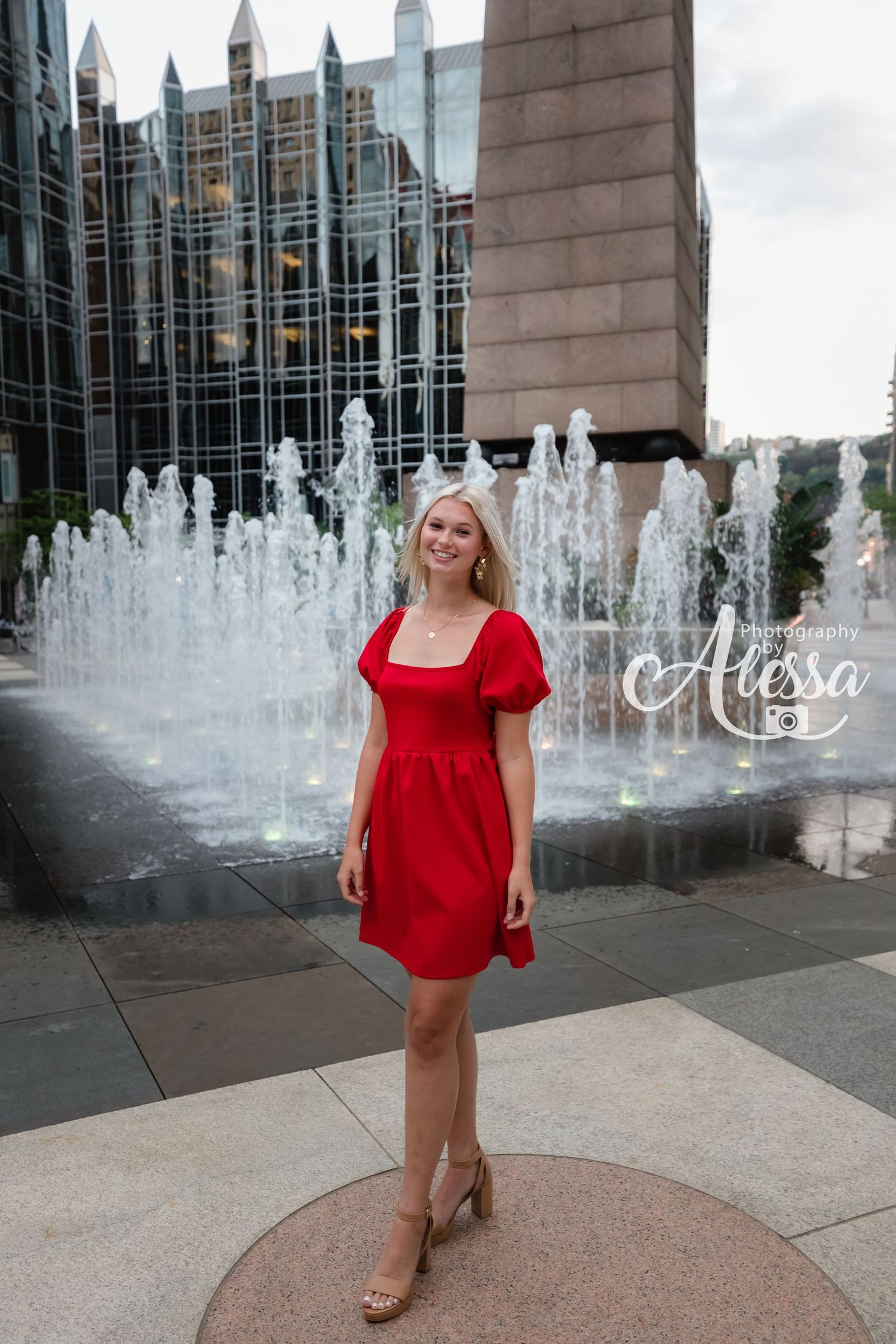 Senior photographer in the Beaver County Area with over 10 years of experience.
