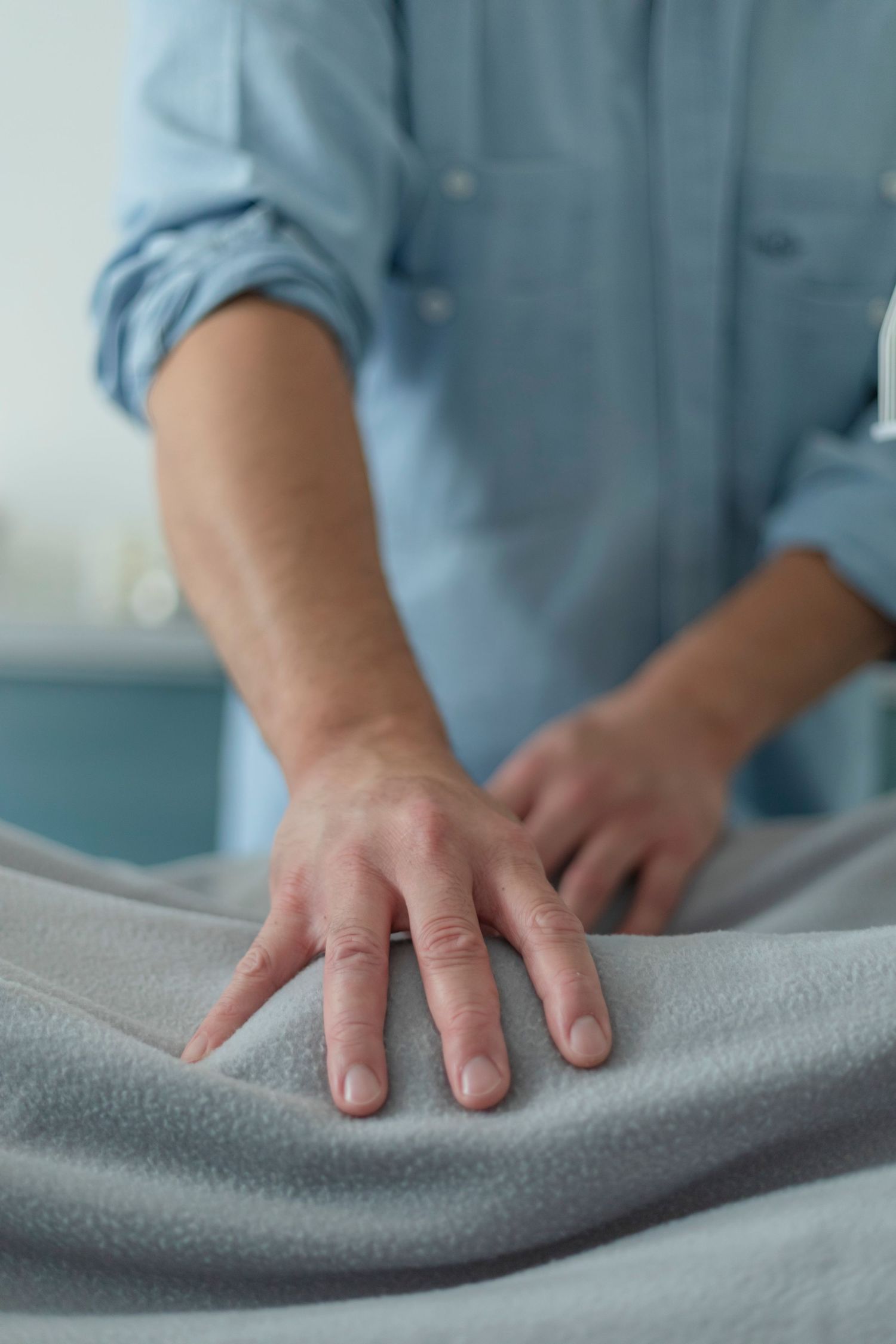 hands massaging back