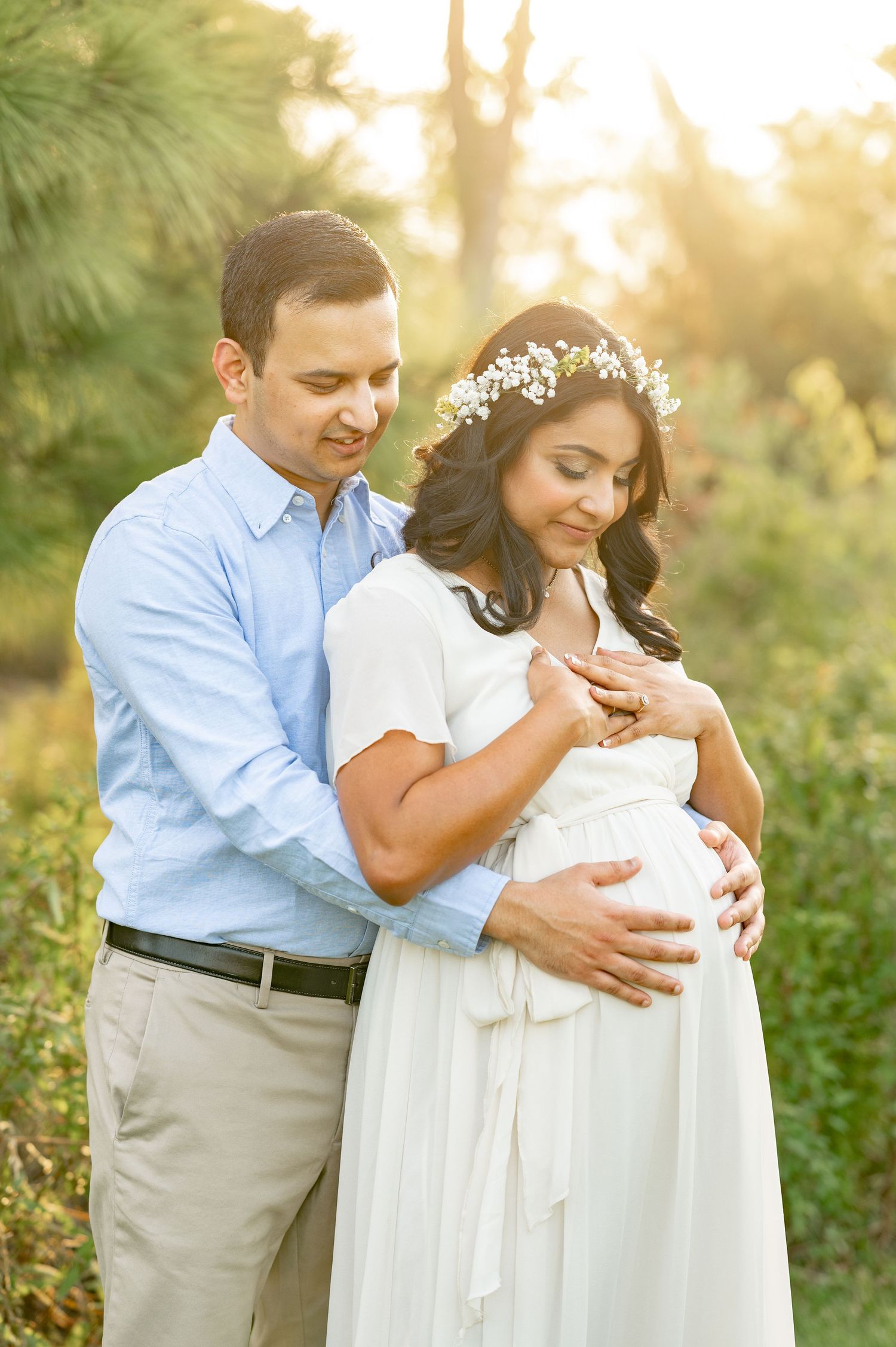 maternity photographer near me at golden hour